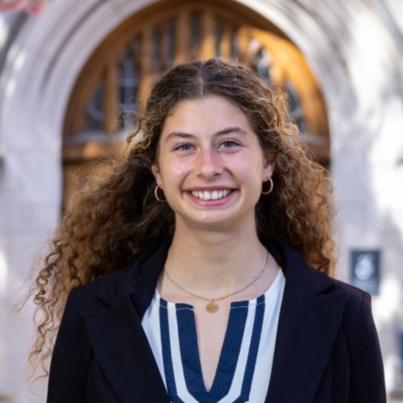 Zoe Martonfi - Intern
